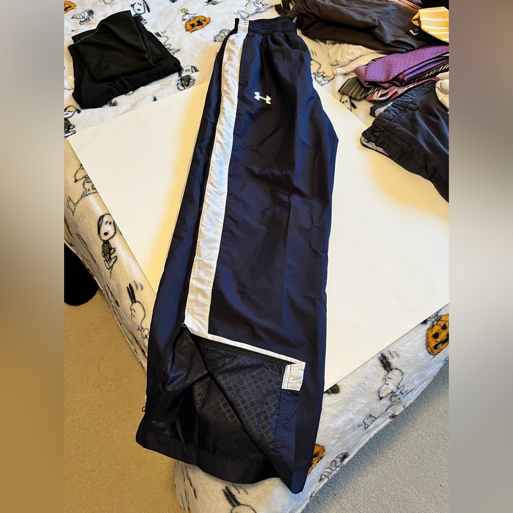Under Armour Track Pants (Kids M | 29 inch inseam)
